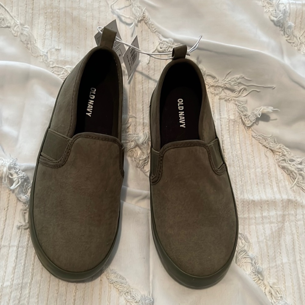 Old Navy green slip on shoe with camo print trim